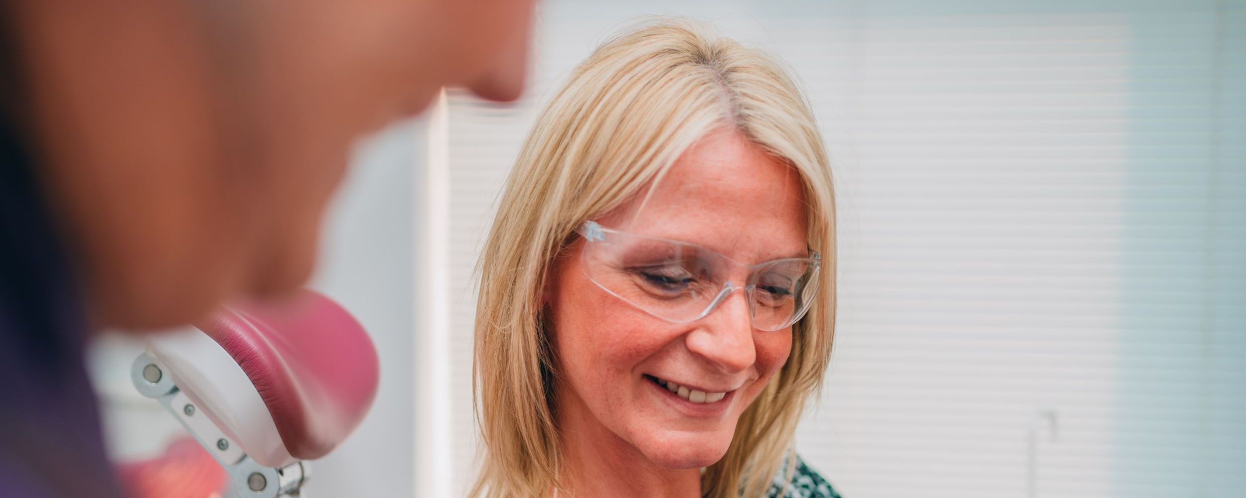 Ceramic crowns and veneers